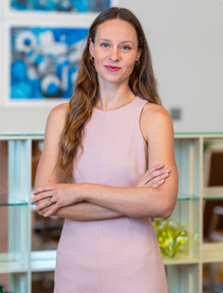 Mgr. Veronika Hedrick